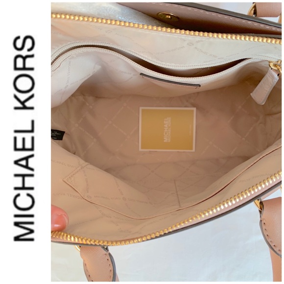 Authentic MK Leather Cindy dome satchel fawn. - Picture 6 of 6